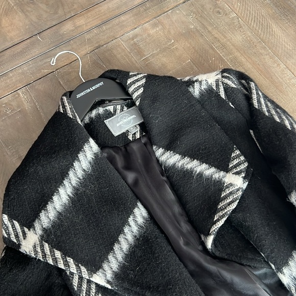 Johnston & Murphy Shawl Collar Tie Front Wool Blend Coat - Picture 12 of 12